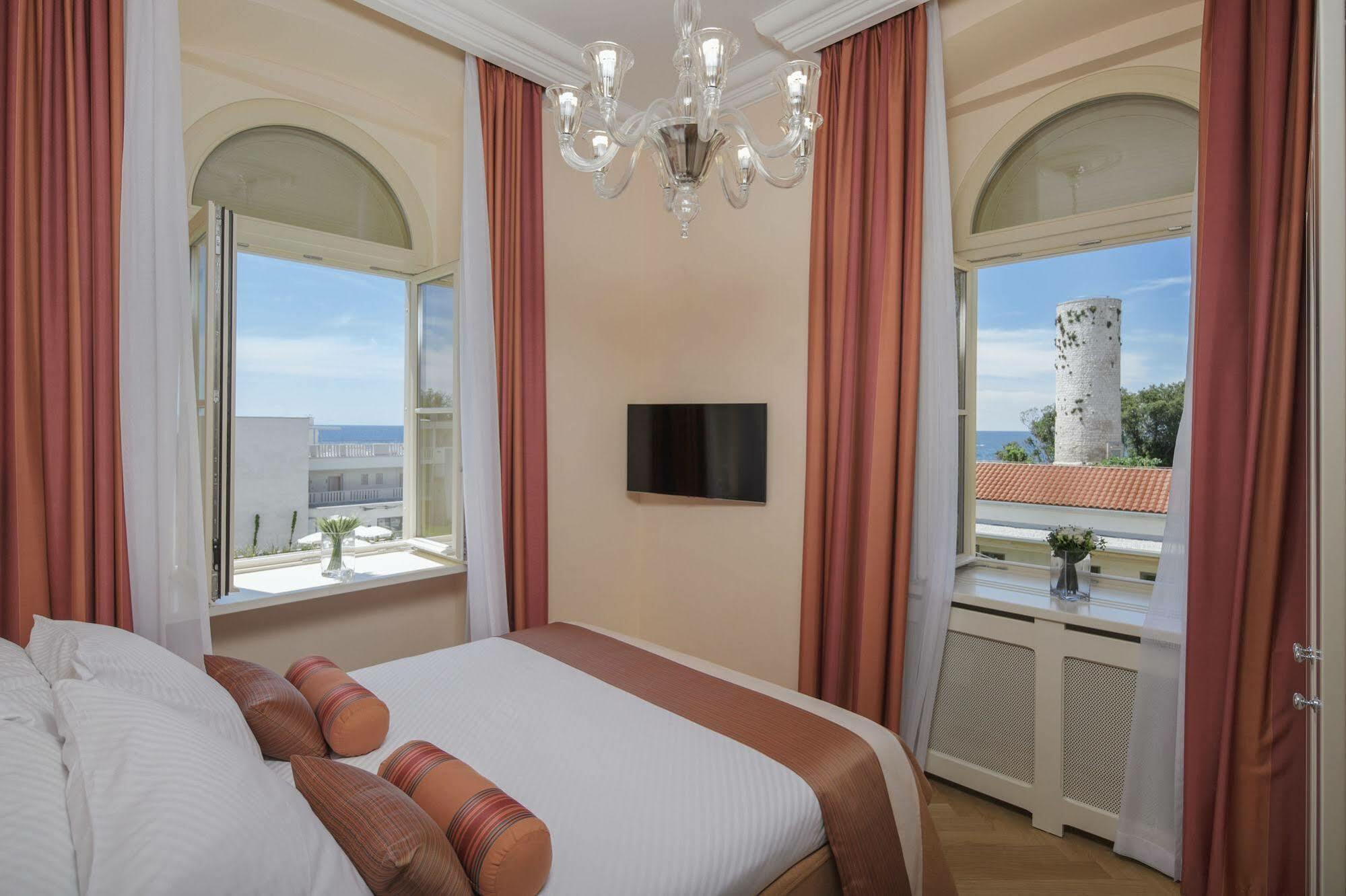 Valamar Isabella Miramare